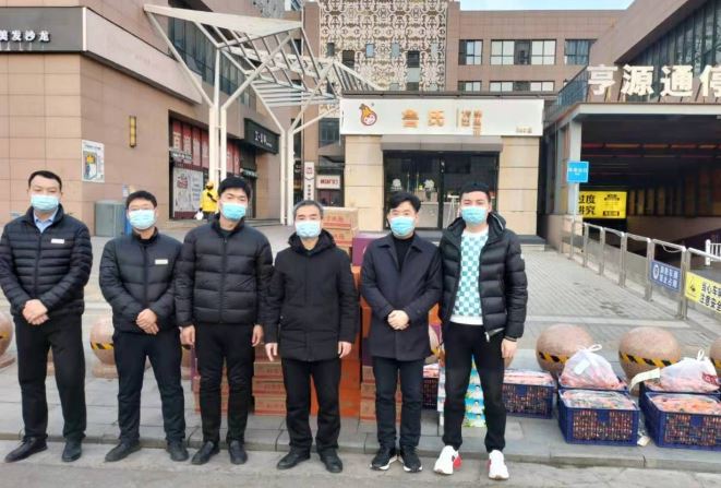 疫情無(wú)情人有情